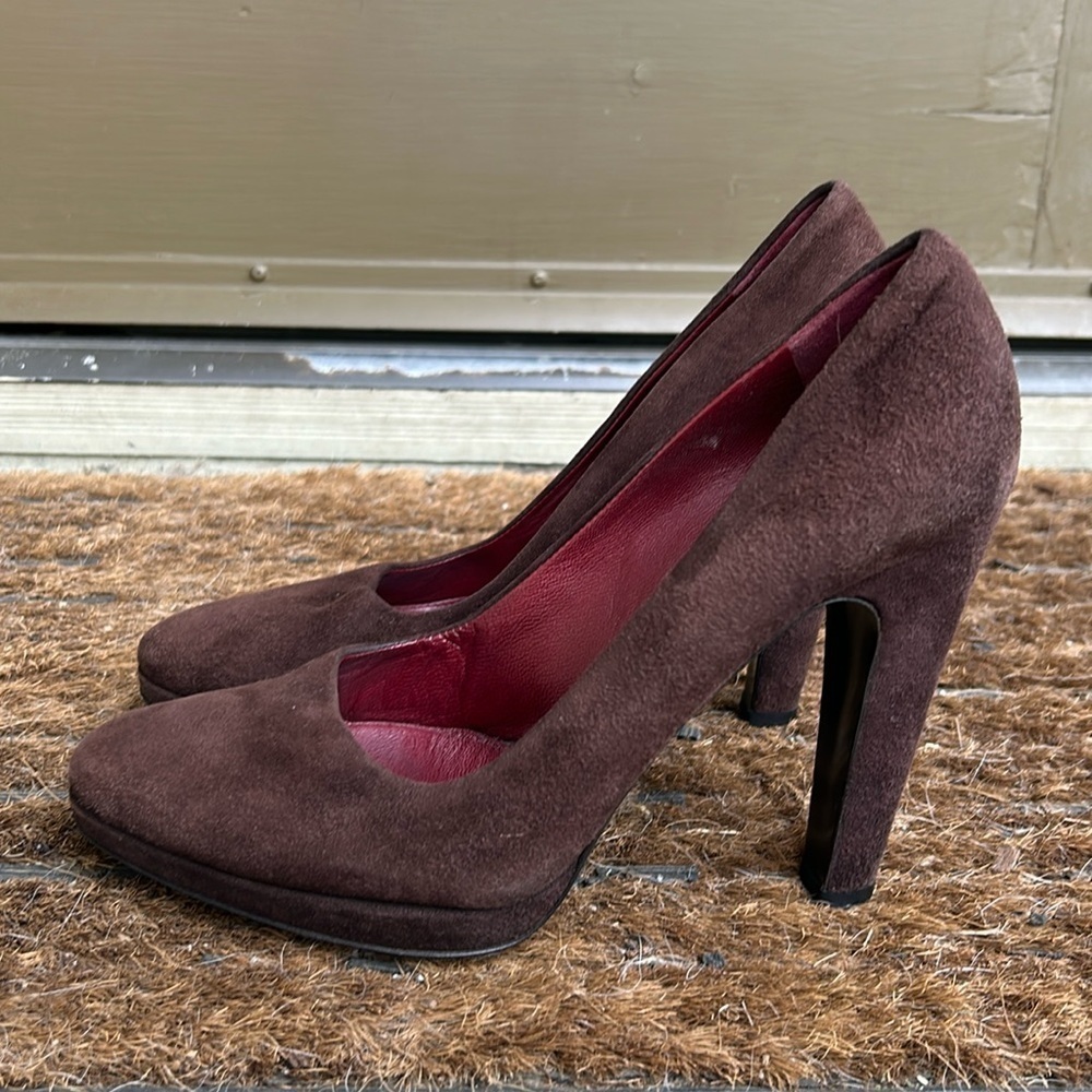 Prada Chocolate Brown Suede Pumps Sz 38 Italian Luxury Heels - Picture 1 of 12